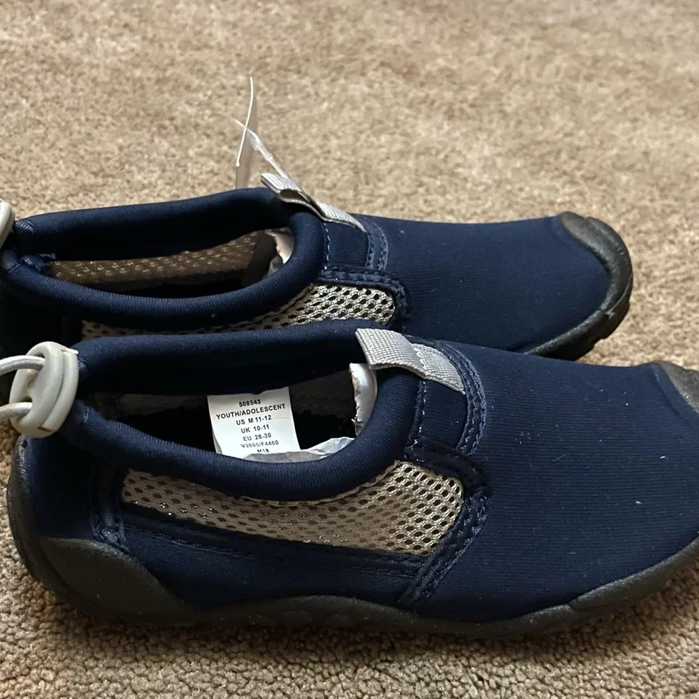 NWT Kids Lands End Aqua Shoe dark navy blue & gray size 11/12